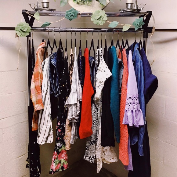 MAKE ME AN OFFER - Picture 1 of 11